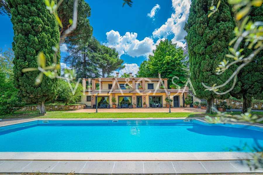 Frascati, Řím: luxusní vila s bazénem