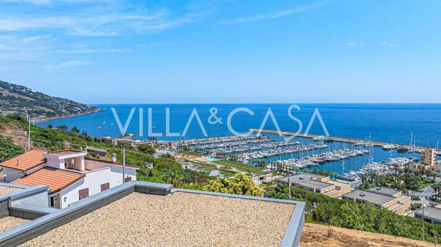 Moderní vila v Santo Stefano al Mare.