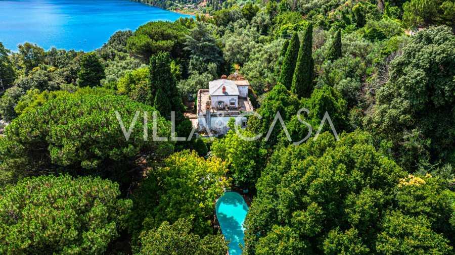 Luxusní vila v Castel Gandolfo u jezera Albano