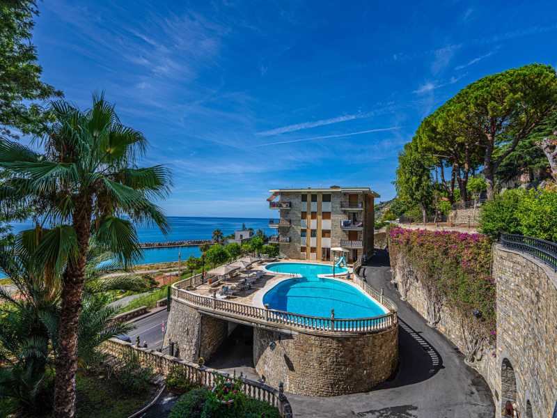 Penthouse 127 m2 v Ospedaletti na prodej