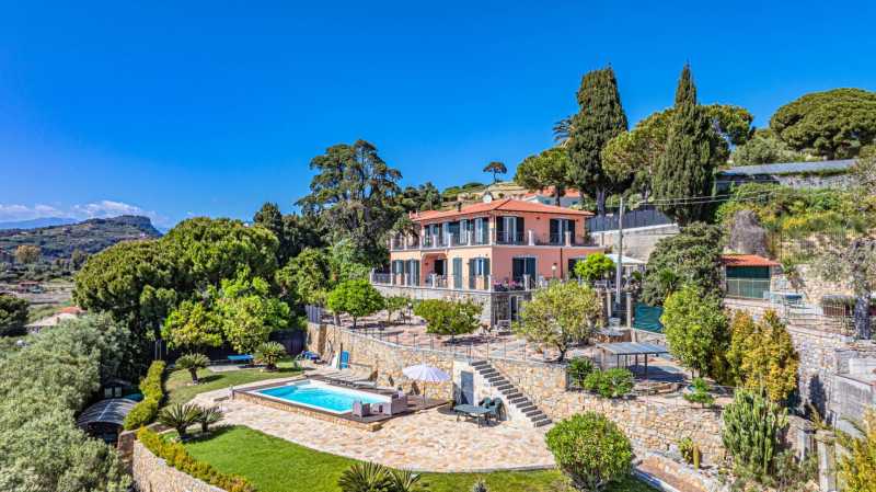 Na prodej luxusní vila v Bordighera
