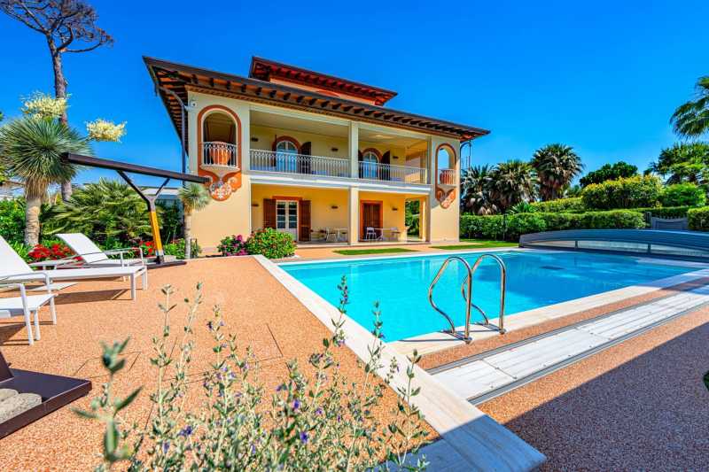 Na prodej luxusní vila ve Forte dei Marmi