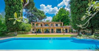 Frascati, Řím: luxusní vila s bazénem